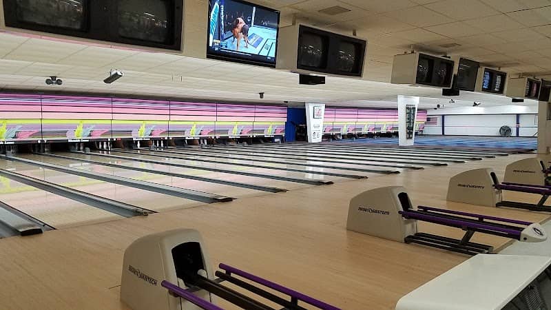 Westside Bowling Lanes - Image 1
