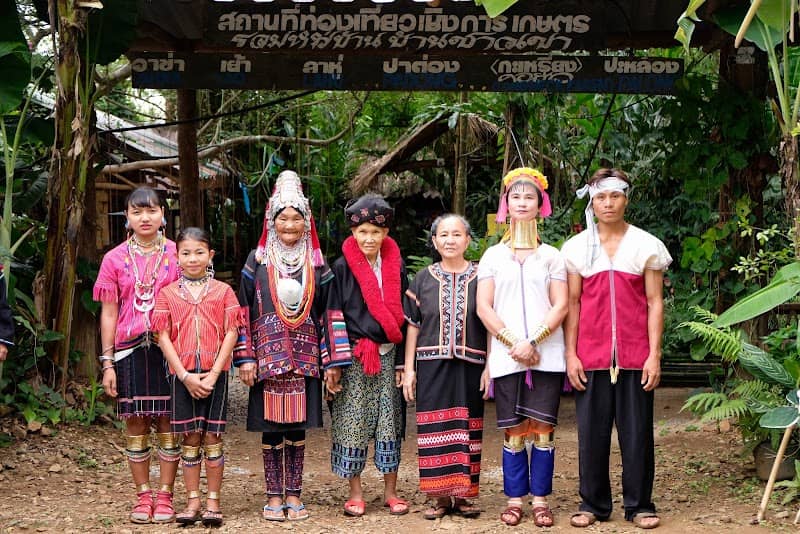รวมหมู่บ้านชาวเขากะเหรี่ยงคอยาว - Image 1