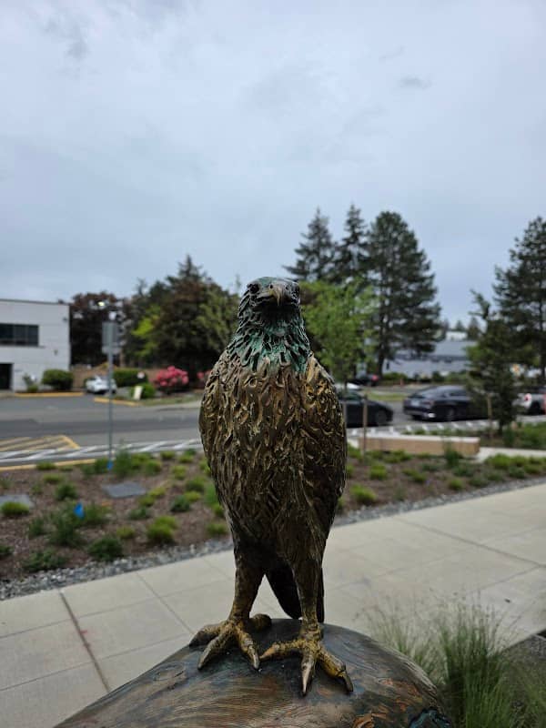"Deer and Falcon" sculpture - Image 3