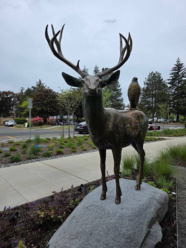 "Deer and Falcon" sculpture - Image 2