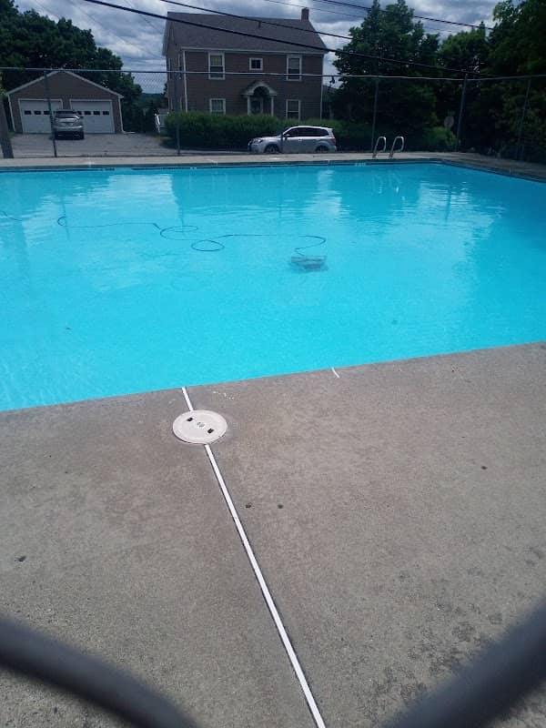 Calumet Park Public Swimming Pool - Image 1