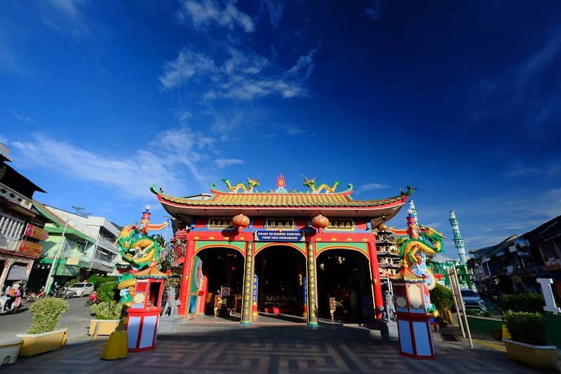 Tri Dharma Bumi Raya Temple (The centerpoint of Singkawang City) - Image 1