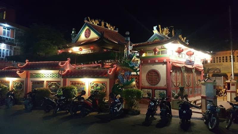 Tri Dharma Bumi Raya Temple (The centerpoint of Singkawang City) - Image 2