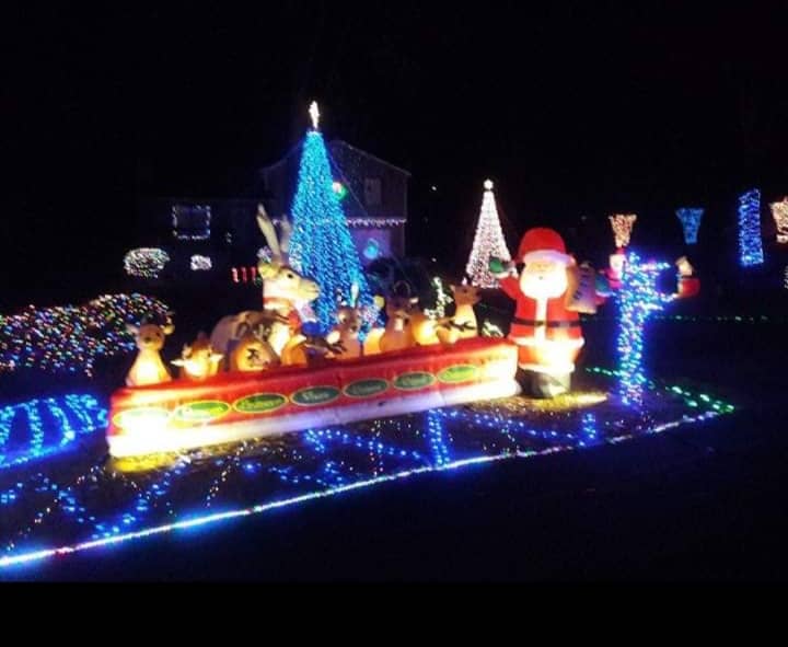 Portwood Family Christmas lights - Image 1