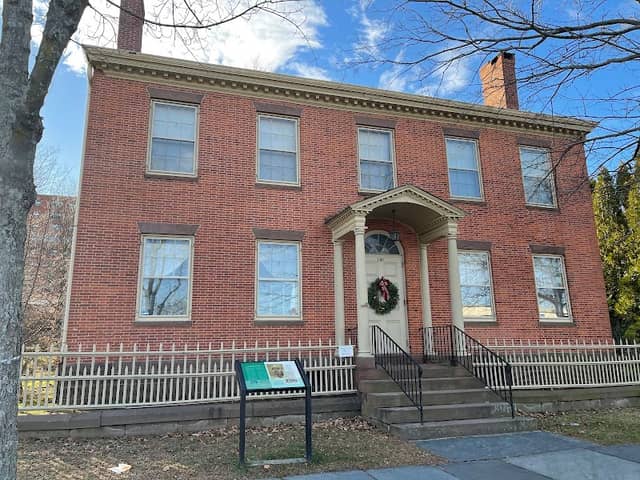 General Mansfield House - Image 1