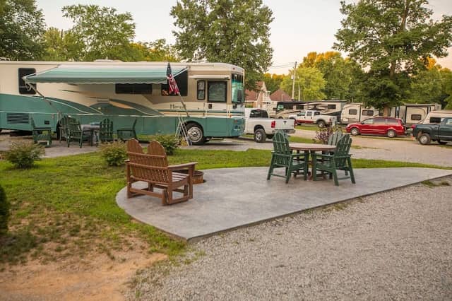 Louisville South KOA Holiday - Image 1