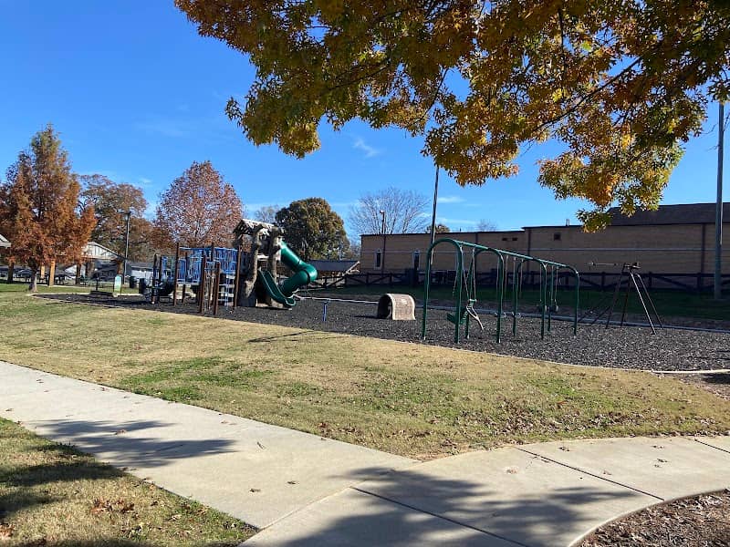 Mosby Park - Image 2