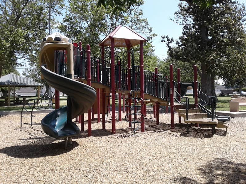 Broadway Park - Image 2