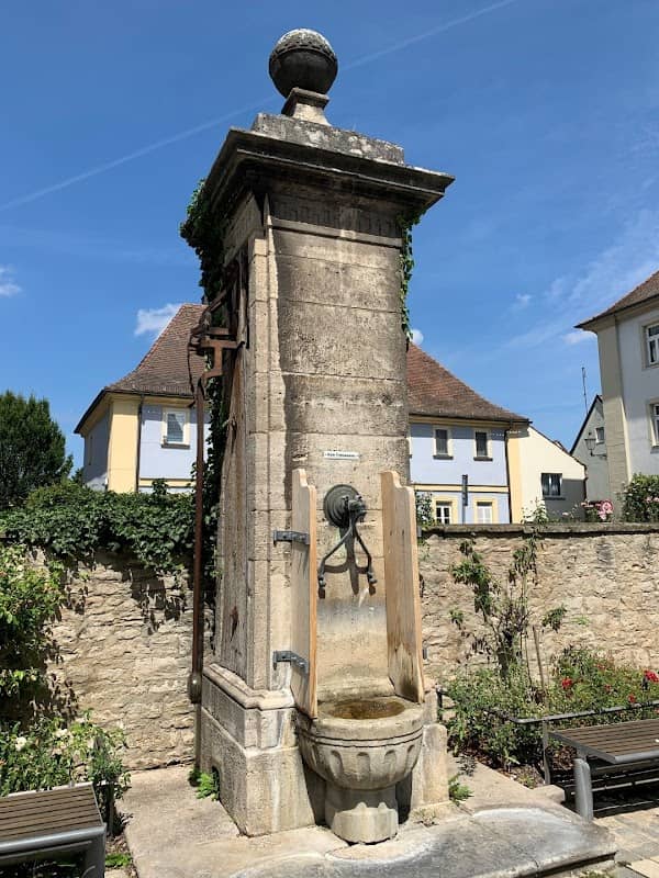 Historischer Brunnen - Image 2