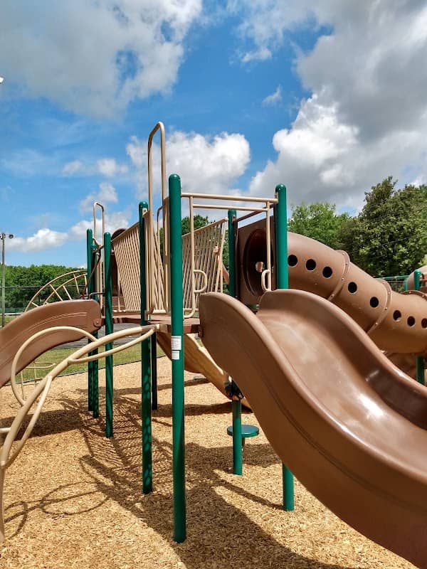 Thompson Park - Image 1