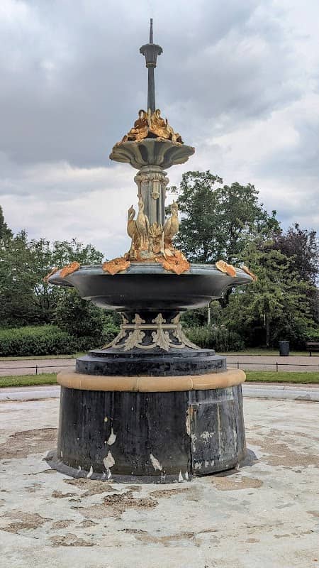 Central Fountain - Image 1