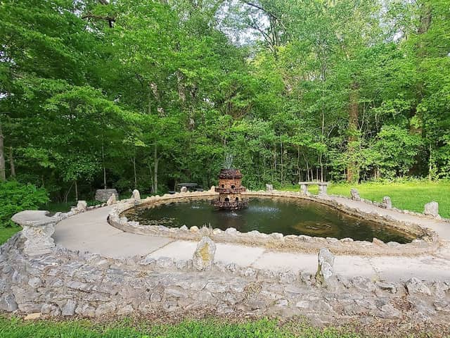 Fountain Park - Image 1