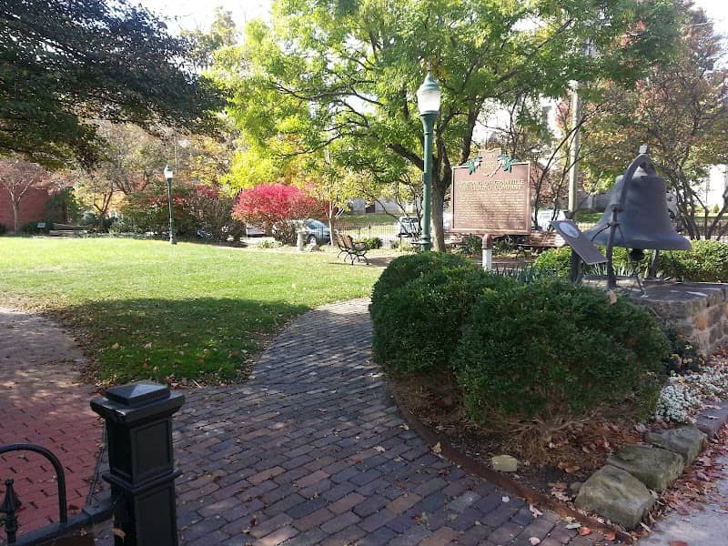 Opera House Park - Image 2
