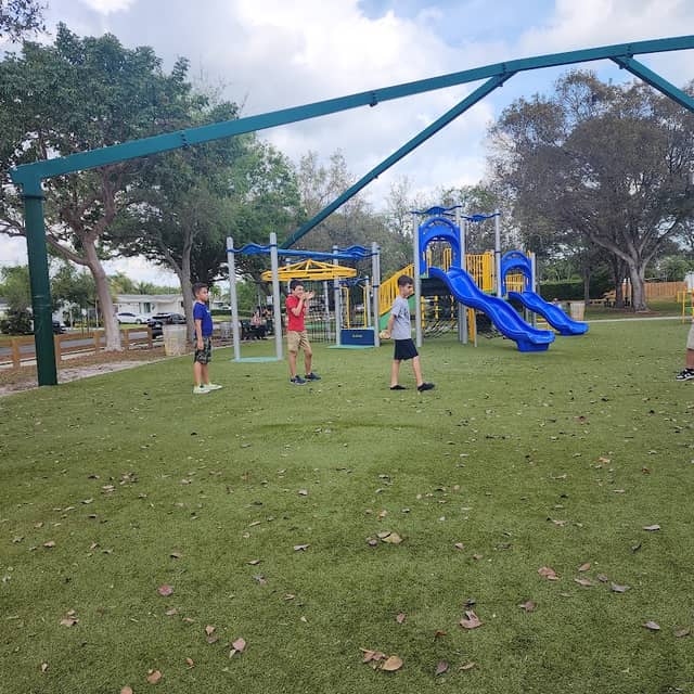 whispering lakes park - Image 1