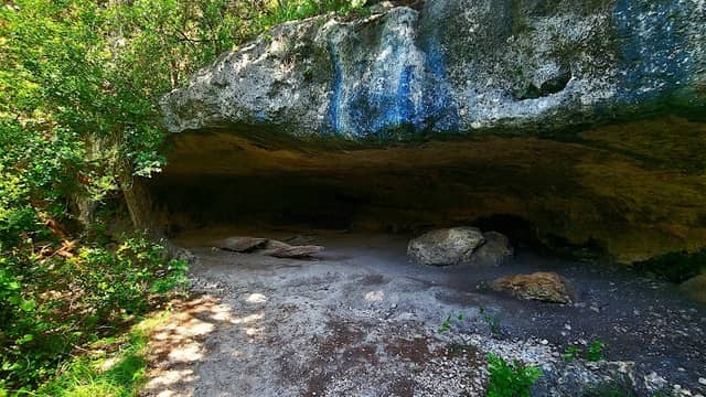 Twin Creeks Trail Cave - Image 1