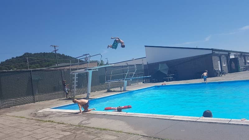 Lebanon Town Pool - Image 1