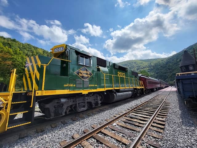 Lehigh Gorge Scenic Railway: Trademark of the Reading & Northern Railroad - Image 3