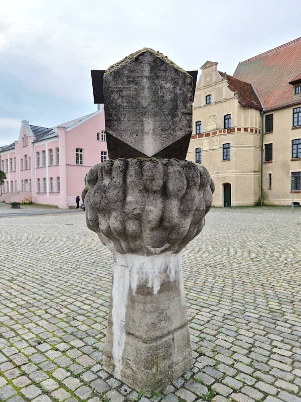 Bützower Sonnenuhr - Image 1