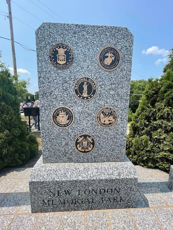 New London Memorial Park - Image 1