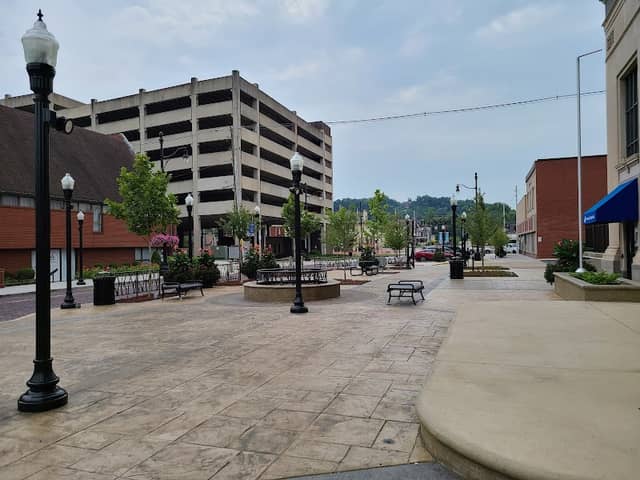Broadway Square - Image 3