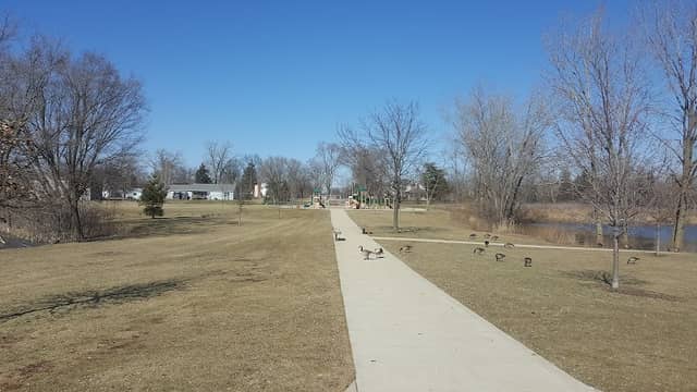 Twin Lakes Park - Image 1