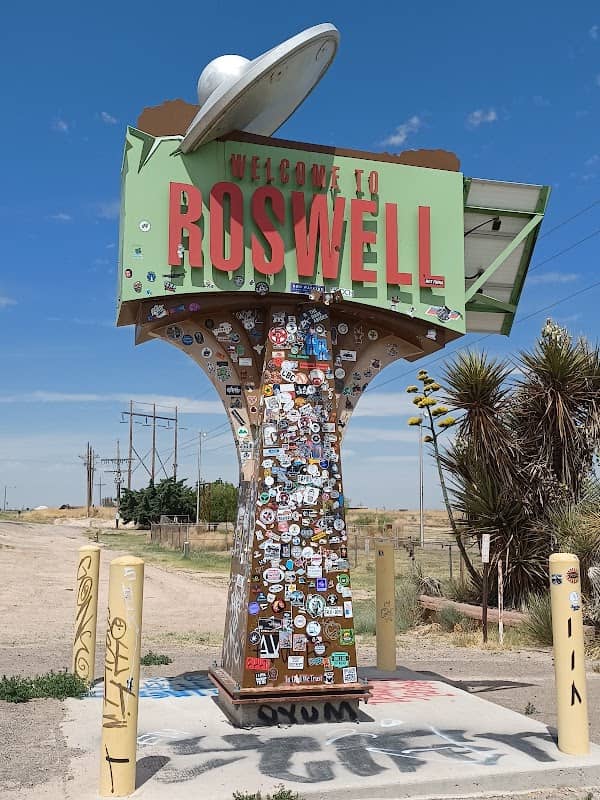 Welcome to Roswell Sign - Image 1