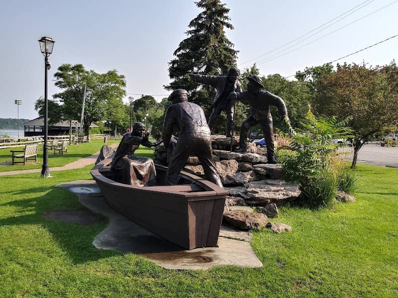 Freedom Crossing Monument - Image 2