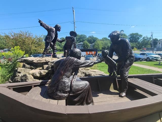 Freedom Crossing Monument - Image 1