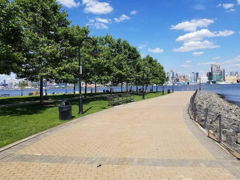 Maxwell Place Park - Image 5