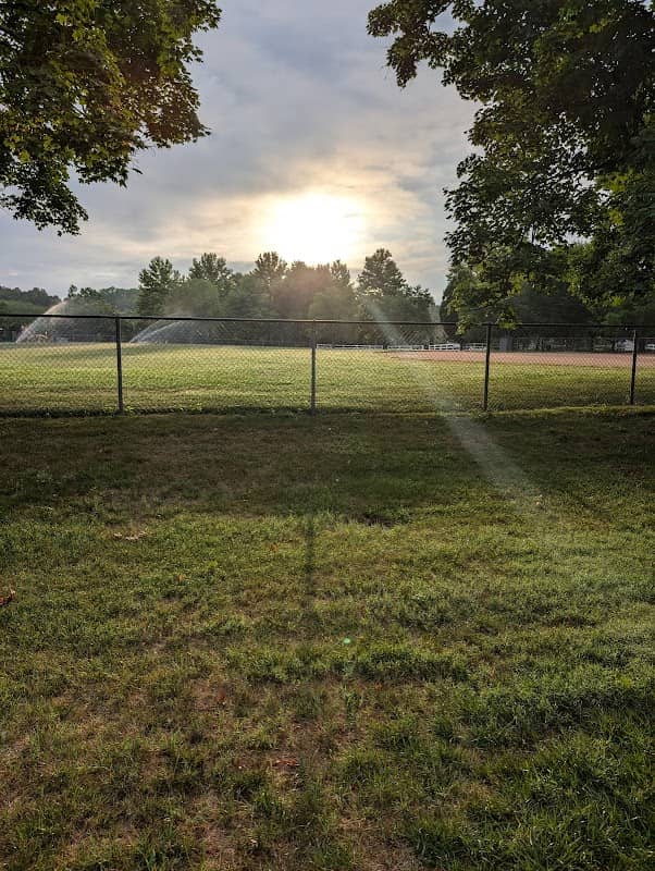 Buckingham Park - Image 1