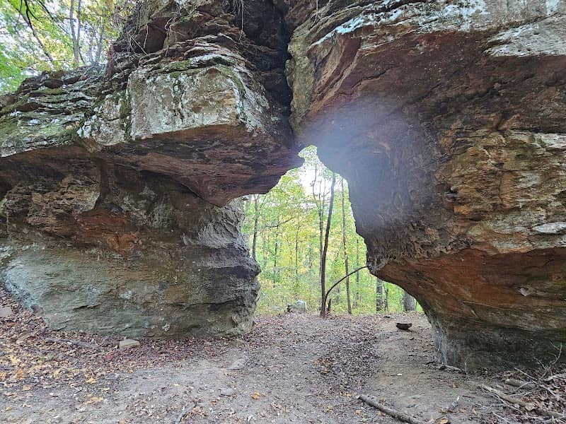 Pedestal Rocks & Kings Bluff Trailhead - Image 1