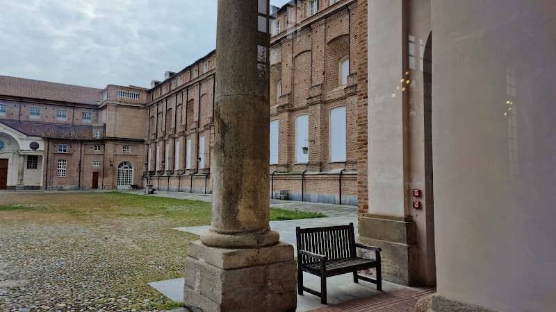 Cortile delle Carrozze - Image 2