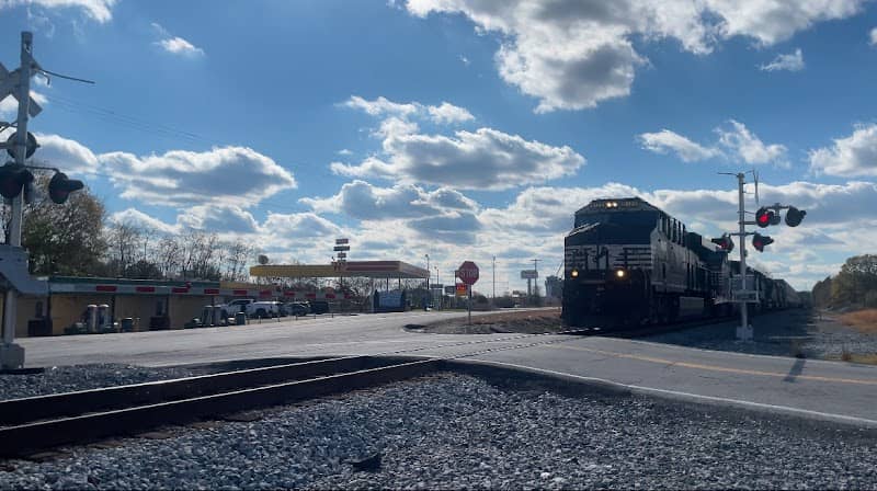 Grover Railfaning Area - Image 3