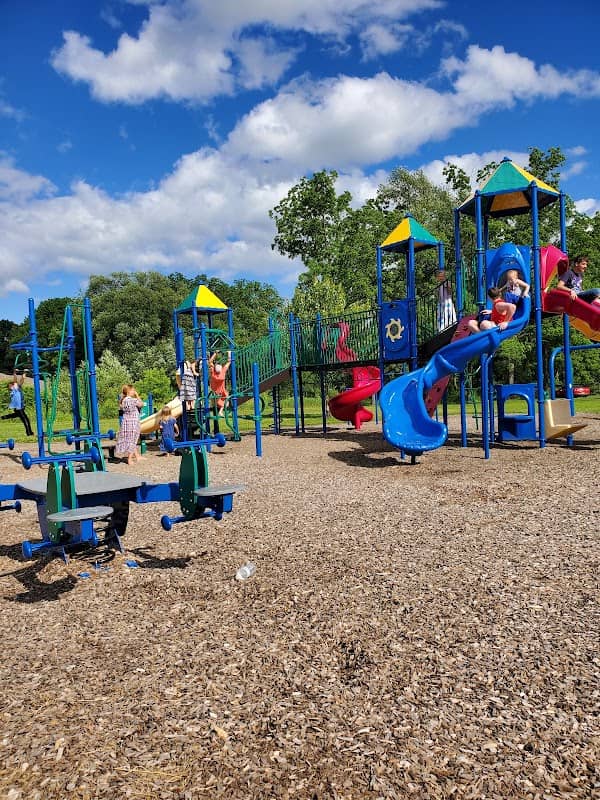 Spring St Park - Image 1