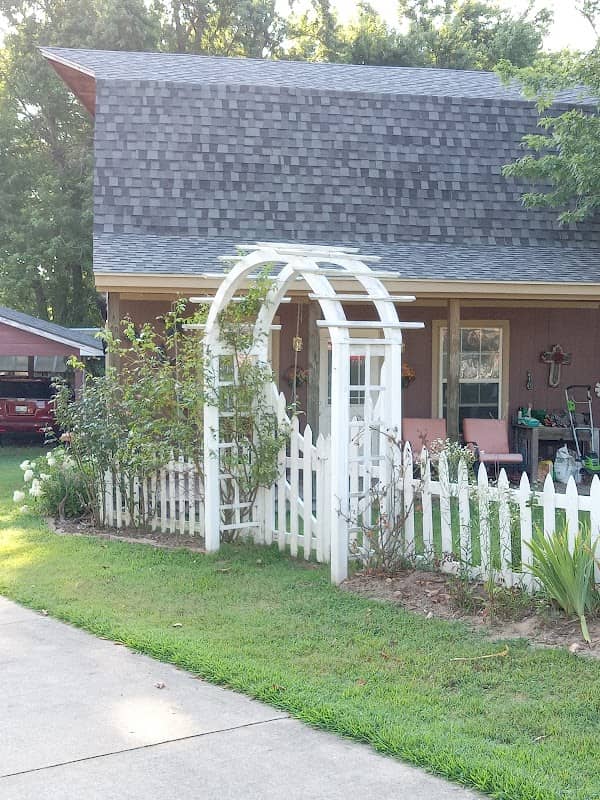 Grandma's Christmas Cottage - Image 1