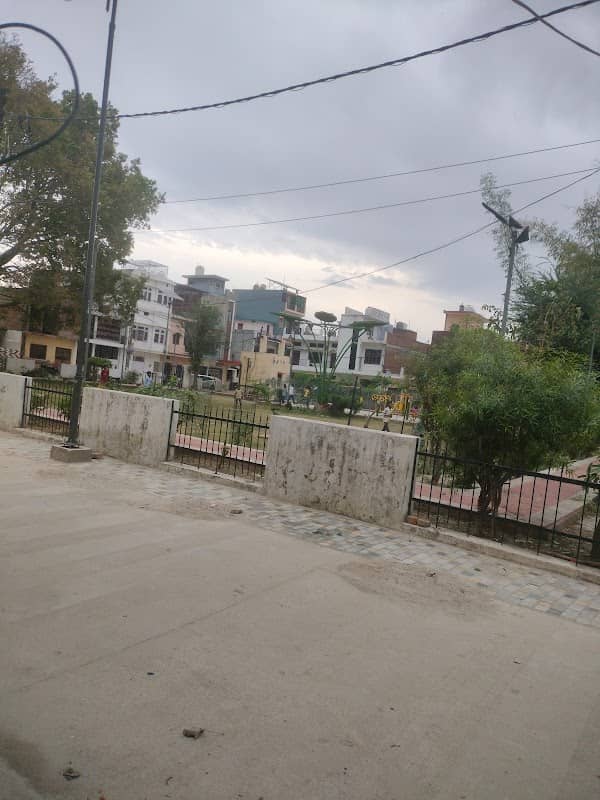 Saryu vihar colony Tubwell wala park - Image 1