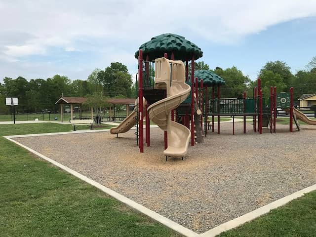 Green Needles Park - Image 1