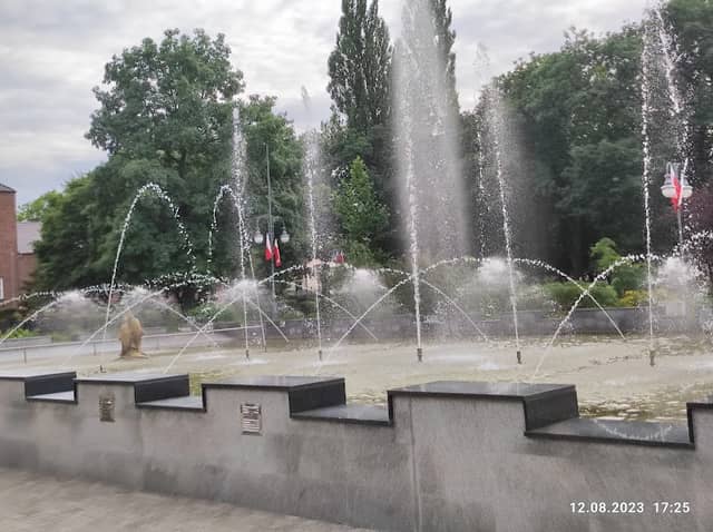 Fontanna przy pl. Powstańców Śląskich - Image 2