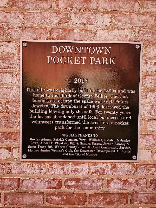 Downtown Pocket Park - Image 2