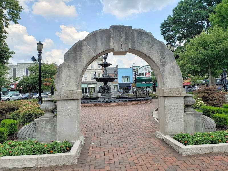 Fountain Square Park - Image 2