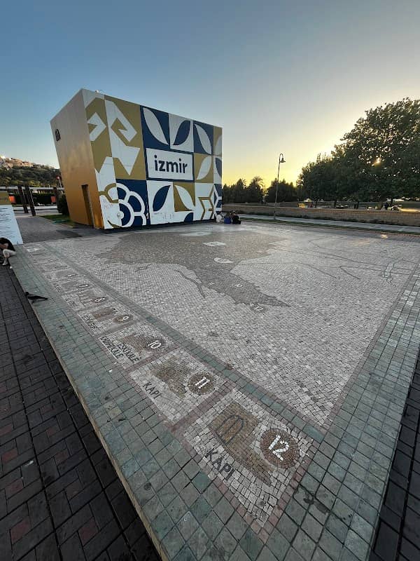 İzmir Tarihi Yerleri Mozaikleri - Image 1