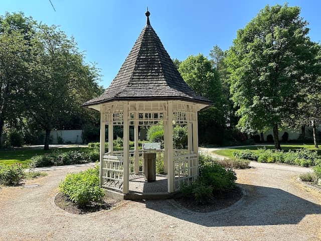 Pavillon Rosengarten - Image 1