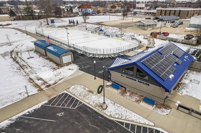 Riverside Ice Arena at Doty Park - Image 2