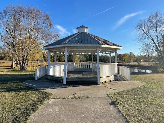 Citizen's Lodge Park - Image 1