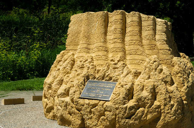 Vietnam Memorial - Image 2