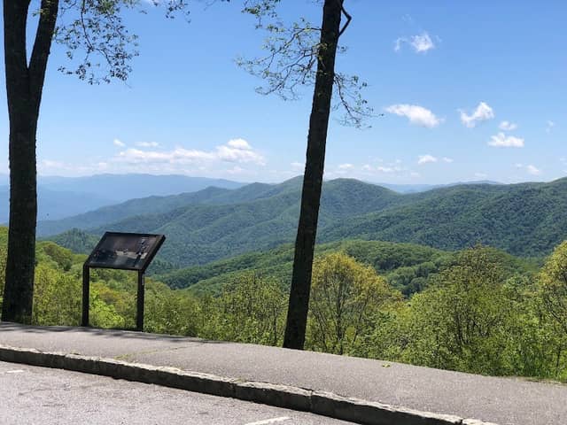 Blue Ridge Parkway - Great Smoky Mountains Expressway (US-23/74) Access Point (MP 443.5) - Image 1