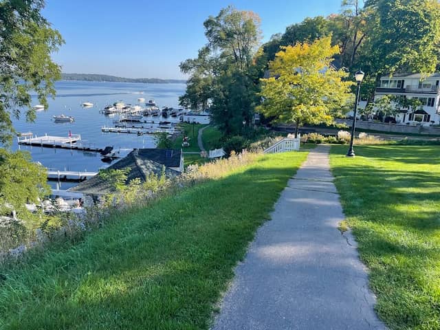Lake Geneva Shore Path - Image 2