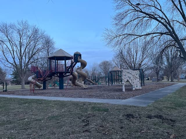 Dewey Park - Image 1