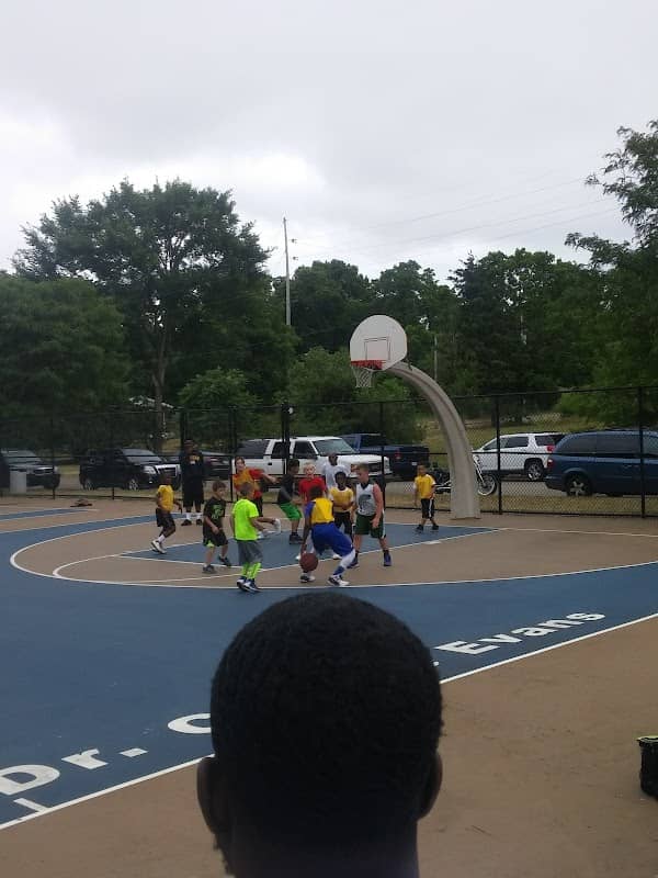 Claude Evans Park - Image 2