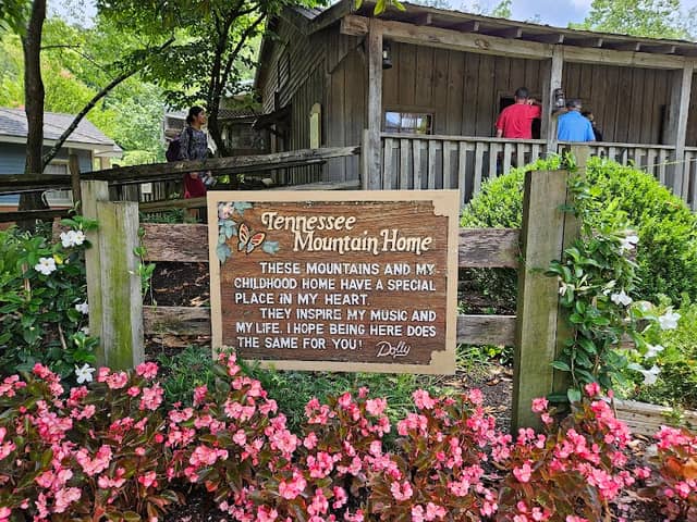 Dolly's Tennessee Mountain Home - Image 1